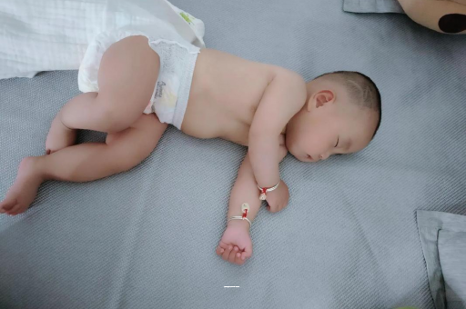 甘孜宝宝上火有眼屎